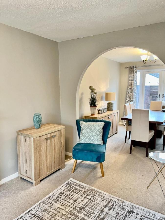 וורינגטון Canada House - Sleeps 6 -3 King Or 6 Single Ideal For Contractors מראה חיצוני תמונה