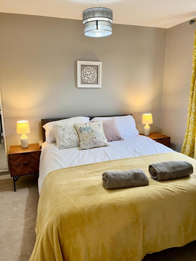 וורינגטון Canada House - Sleeps 6 -3 King Or 6 Single Ideal For Contractors מראה חיצוני תמונה